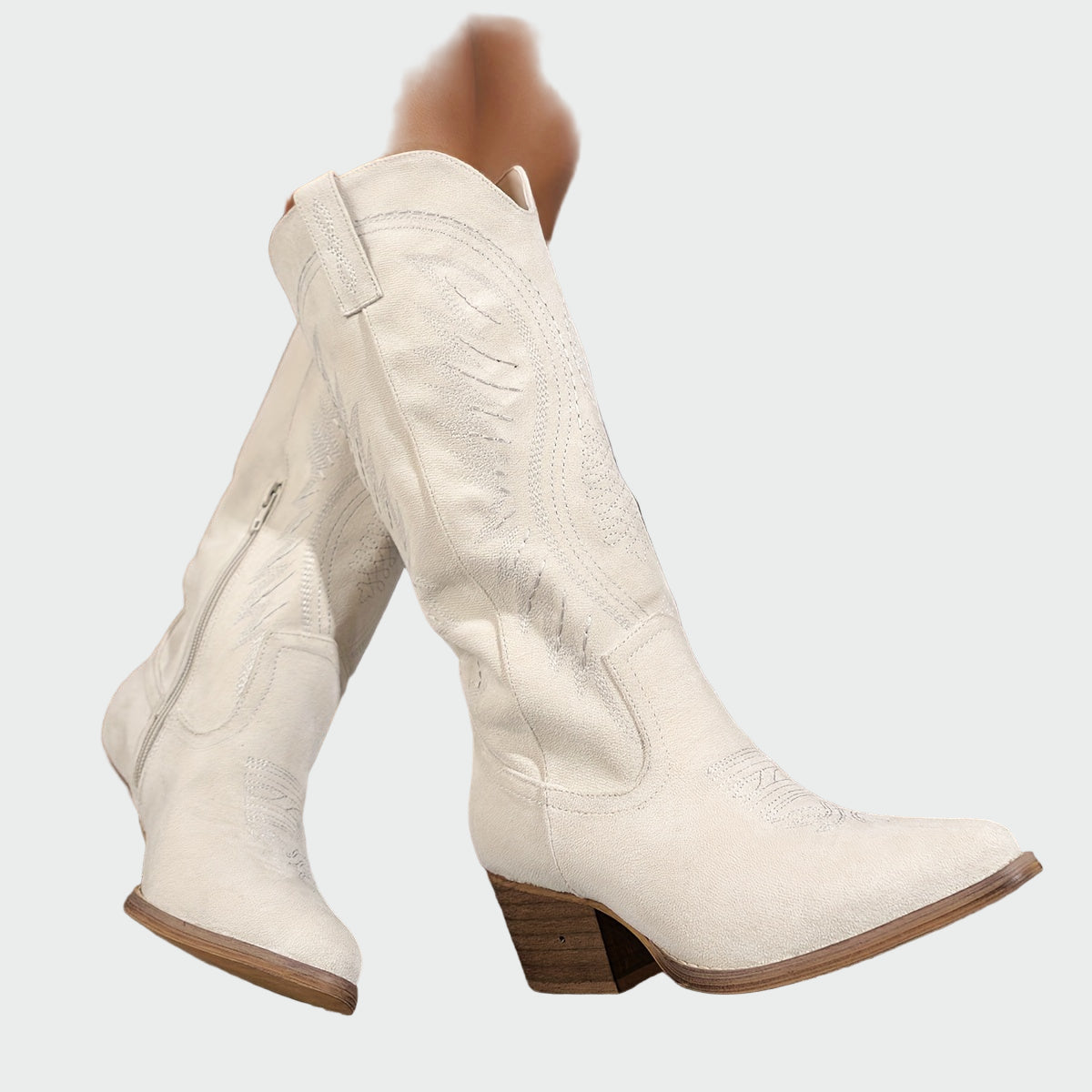 Neža | Perlové cowboyské čižmy s elegantným vyšívaním