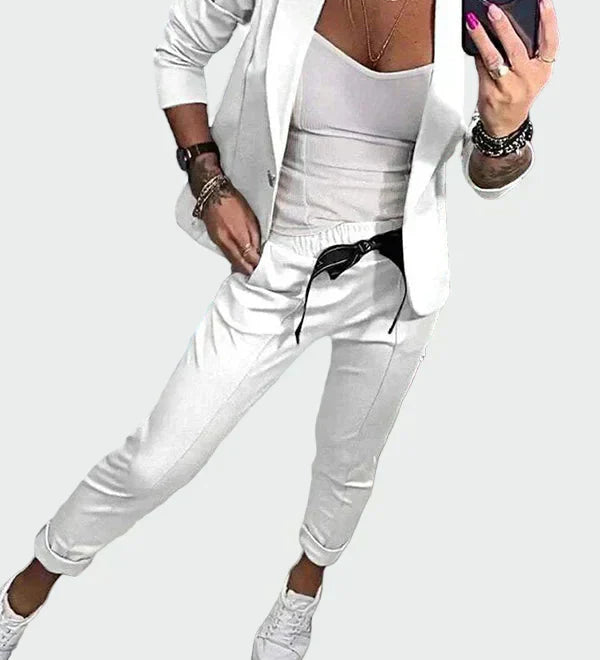 Leia | Elegantný dvojdielny oblek s nádychom sofistikovanosti