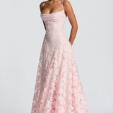 Francisa | Maxi šaty s čipkovým korzetom" can be rewritten as:

"Francisa | Maxi šaty s čipkovým korzetovým detailom